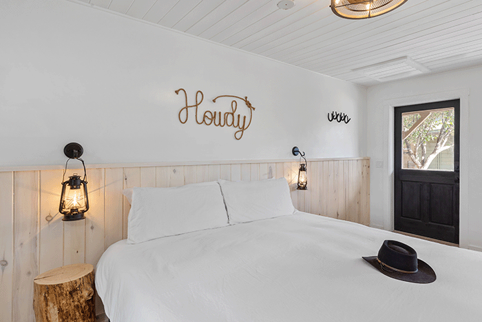 Hotel Palomino Howdy Design