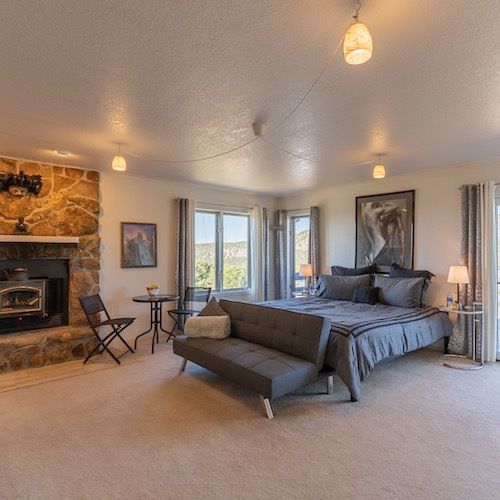 Double G Guest Room
